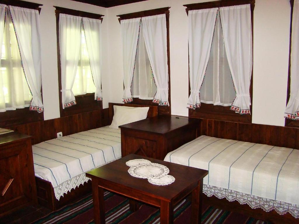 Djudjeva Kyshta Hotel Obsjtina Panagjurisjte Rum bild