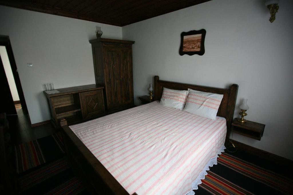 Djudjeva Kyshta Hotel Obsjtina Panagjurisjte Rum bild