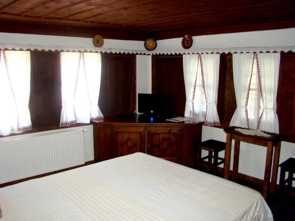 Djudjeva Kyshta Hotel Obsjtina Panagjurisjte Rum bild