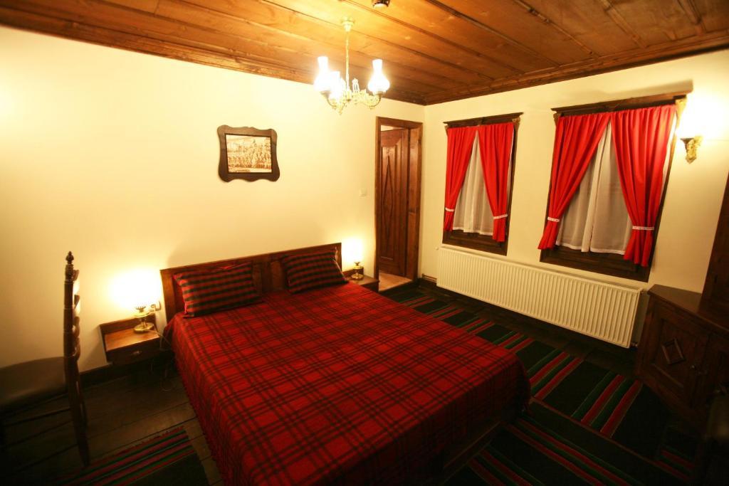 Djudjeva Kyshta Hotel Obsjtina Panagjurisjte Rum bild